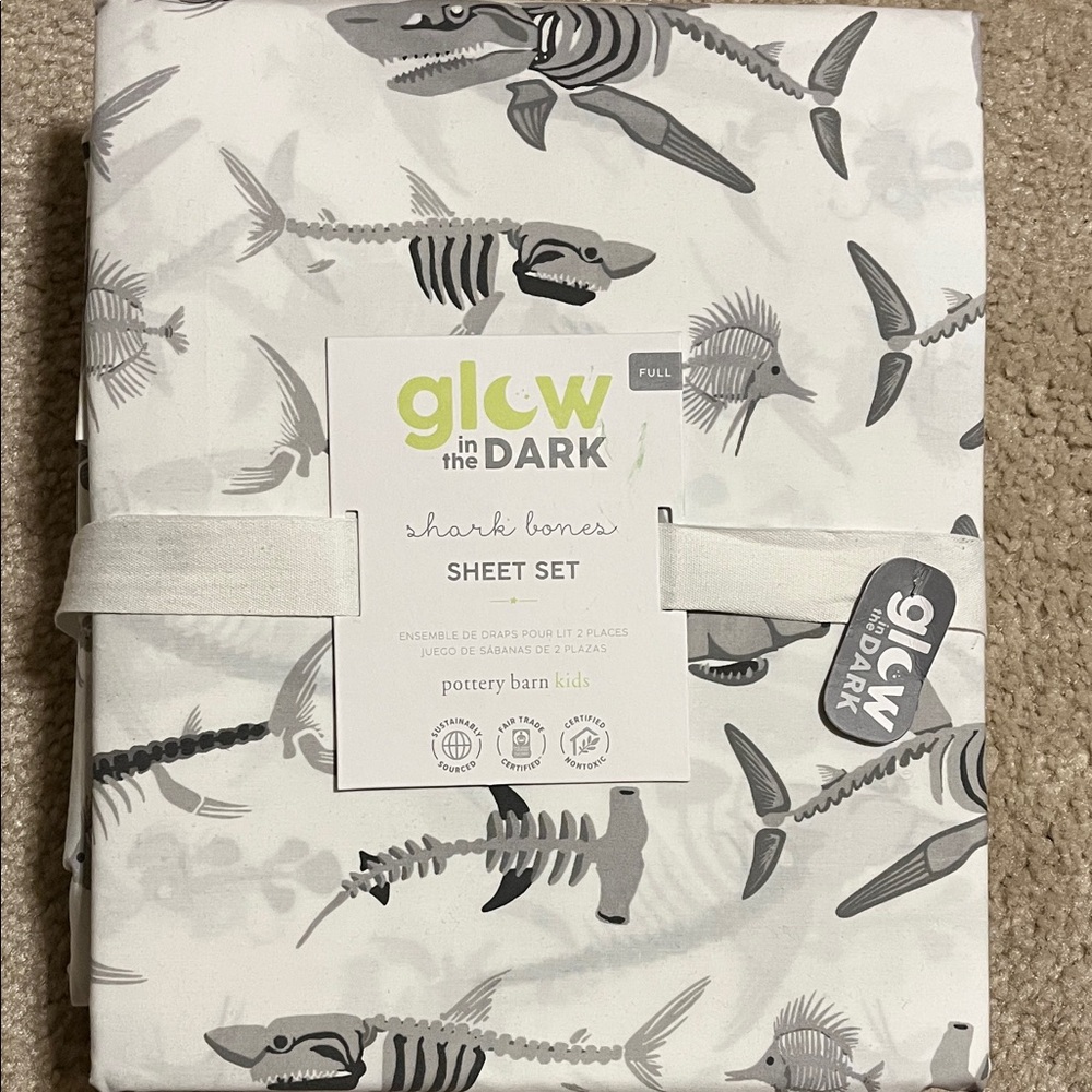 NWT Pottery Barn Kids Glow in the Dark Shark Bones Full Size Sheet Set